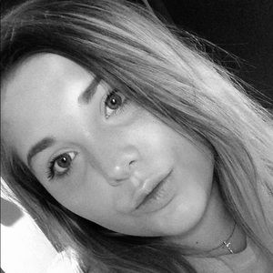 Meet your Posher, Abigail